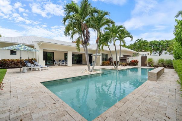 Exterior, Pool