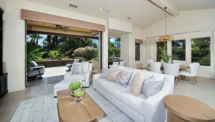 Dining room, Interior, Living room, Pendant Lights, Recessed Lighting