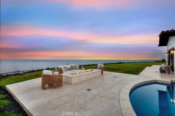 Exterior, Pool, Water