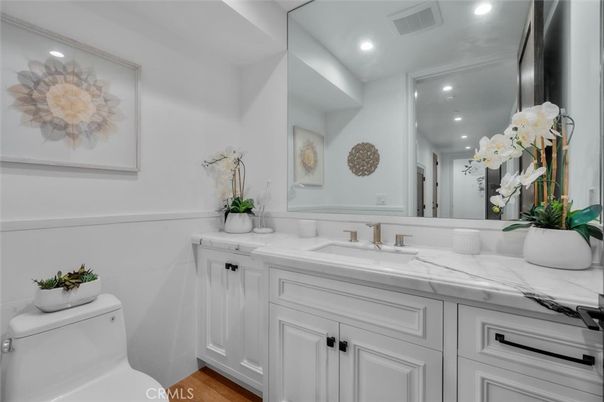 Bathroom, Interior, Recessed Lighting, Wood Texture Flooring
