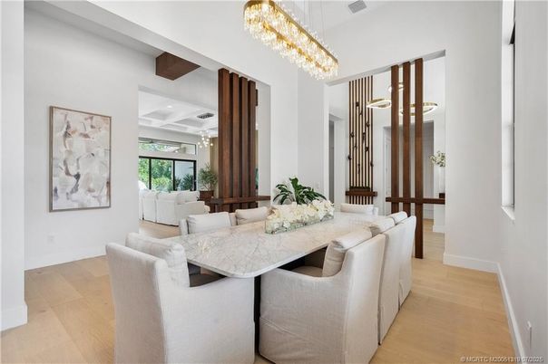 Chandelier, Dining room, Interior, Recessed Lighting, Wood Texture Flooring