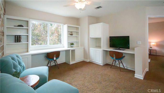 Home Office, Interior