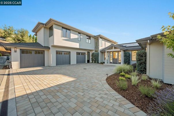 Attached, Exterior, Facade, Solar Panels, Mediterranean
