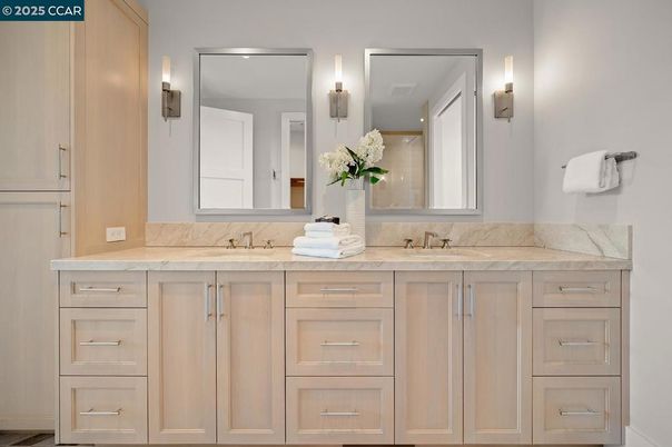 Bathroom, Dual Sink Vanities, Interior