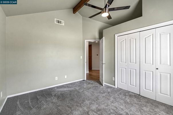 Empty room, Interior, Wooden Beams