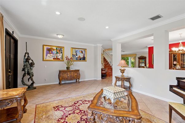 Chandelier, Interior, Piano, Recessed Lighting
