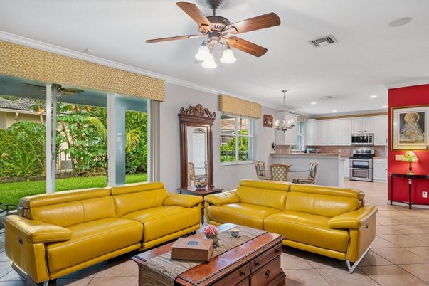 Chandelier, Dining room, Interior, Kitchen, Living room, Pendant Lights, Recessed Lighting, Stainless Steel Appliances