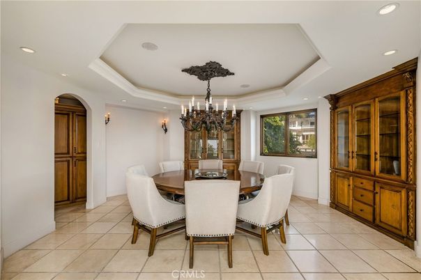 Chandelier, Dining room, Interior, Recessed Lighting