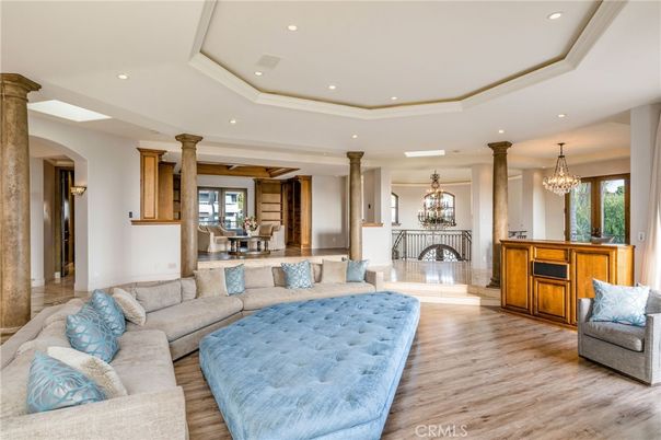 Chandelier, Dining room, Interior, Living room, Recessed Lighting, Wood Texture Flooring