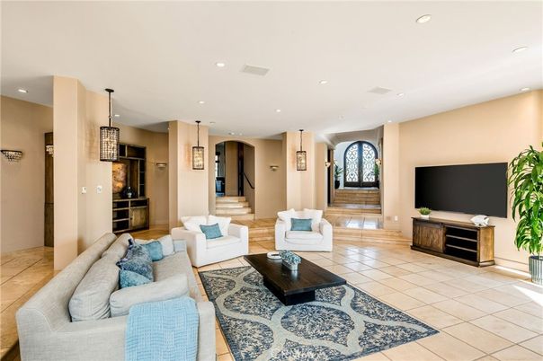 Interior, Living room, Pendant Lights, Recessed Lighting