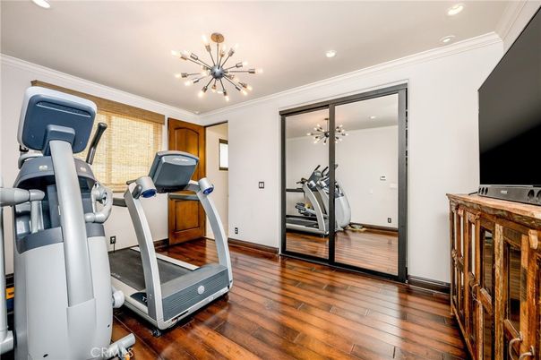 Fitness Equipment, Interior, Recessed Lighting, Wood Texture Flooring