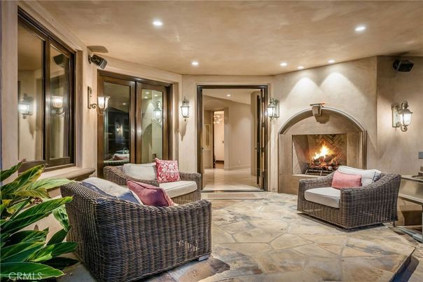 Fireplace, Interior, Recessed Lighting