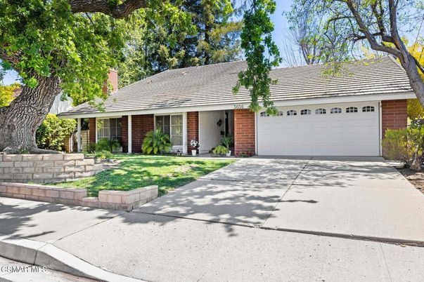 Attached, Exterior, Facade, Brick Facade, Ranch