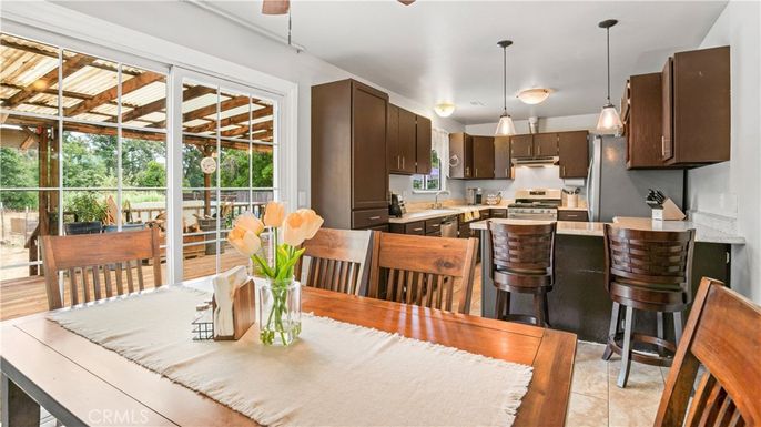 Dining room, Interior, Kitchen, Pendant Lights, Stainless Steel Appliances