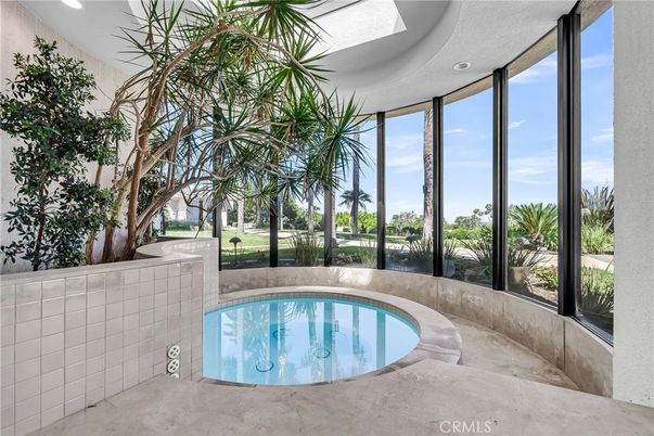 Interior, Pool, Sun Room