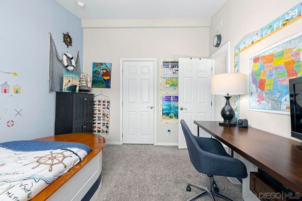 Home Office, Interior