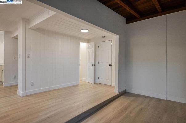 Empty room, Interior, Recessed Lighting, Wooden Ceilings, Wood Texture Flooring
