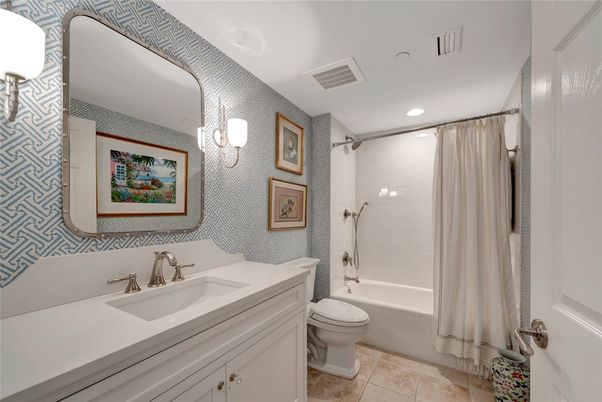 Bathroom, Interior, Recessed Lighting