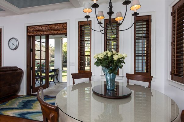 Chandelier, Dining room, Interior