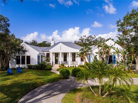 Backyard, Exterior, Facade, Ranch