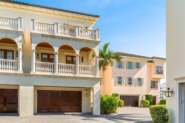 Attached, Exterior, Facade, Mediterranean