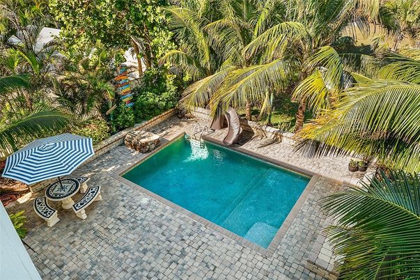 Exterior, Pool