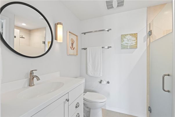 Bathroom, Interior, Recessed Lighting