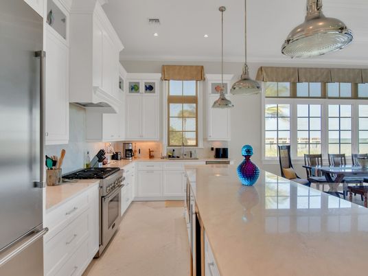 Dining room, Interior, Kitchen, Pendant Lights, Recessed Lighting, Stainless Steel Appliances