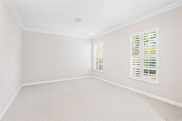 Empty room, Interior