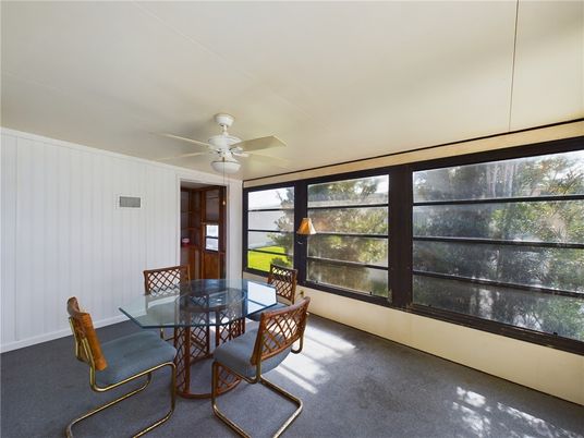 Dining room, Interior