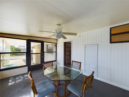Dining room, Interior