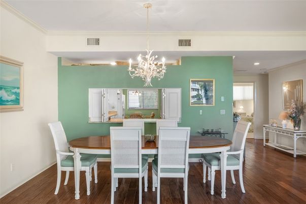 Chandelier, Dining room, Interior, Recessed Lighting, Wood Texture Flooring