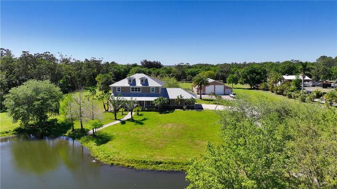 Exterior, Lake