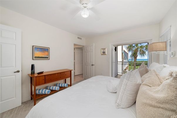 Bedroom, Interior, Water