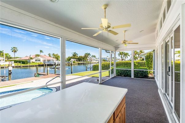 Interior, Sun Room, Water