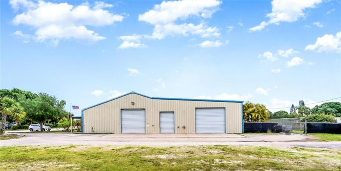 Backyard, Detached Garage, Exterior