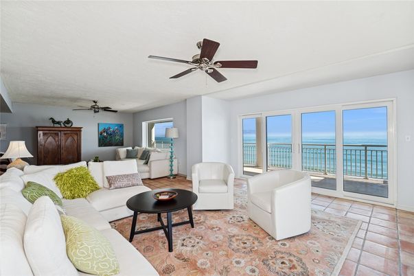 Interior, Living room, Water