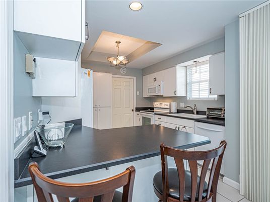 Chandelier, Dining room, Interior, Kitchen, Pendant Lights, Recessed Lighting