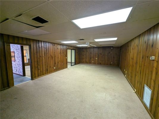 Empty room, Interior, Recessed Lighting, Wooden Walls