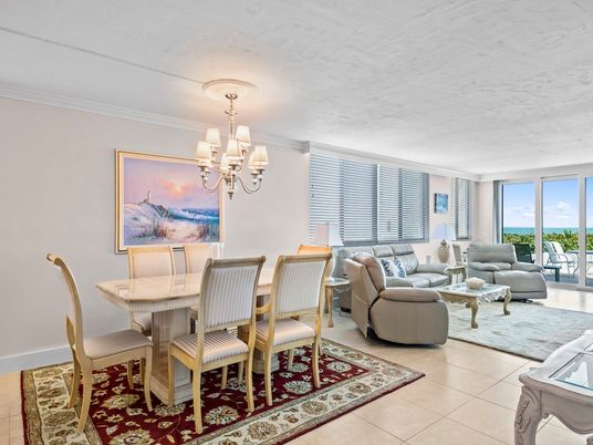 Chandelier, Dining room, Interior, Living room