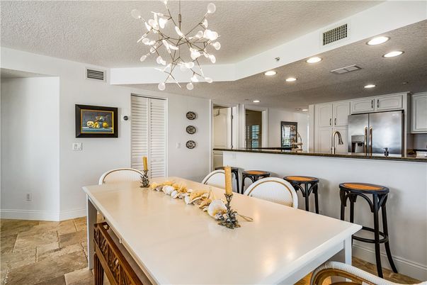 Dining room, Interior, Kitchen, Pendant Lights, Recessed Lighting, Stainless Steel Appliances