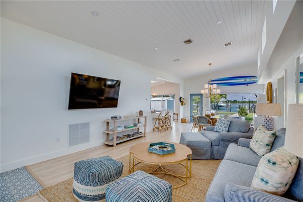 Chandelier, Dining room, Interior, Living room, Pendant Lights, Recessed Lighting, Wood Texture Flooring