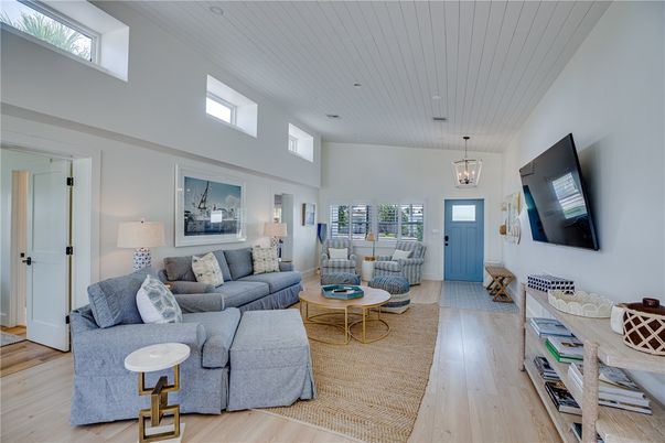 Interior, Living room, Pendant Lights, Wood Texture Flooring