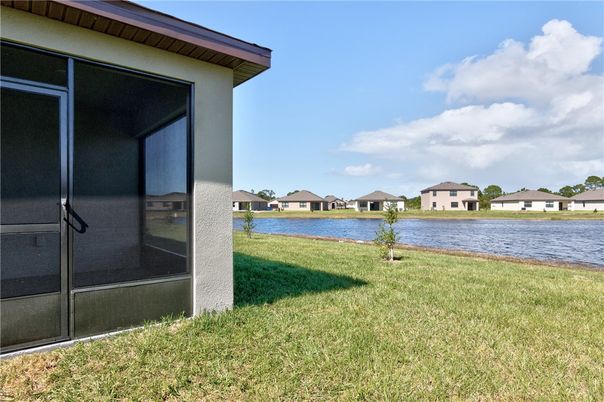 Exterior, Lake