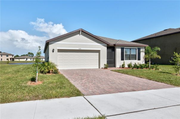 Attached, Exterior, Facade, Ranch