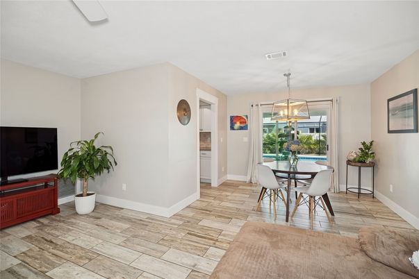 Dining room, Interior, Pendant Lights