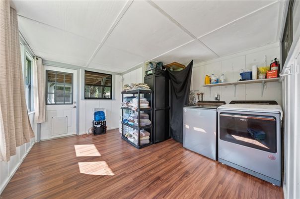 Interior, Washer, Wood Texture Flooring