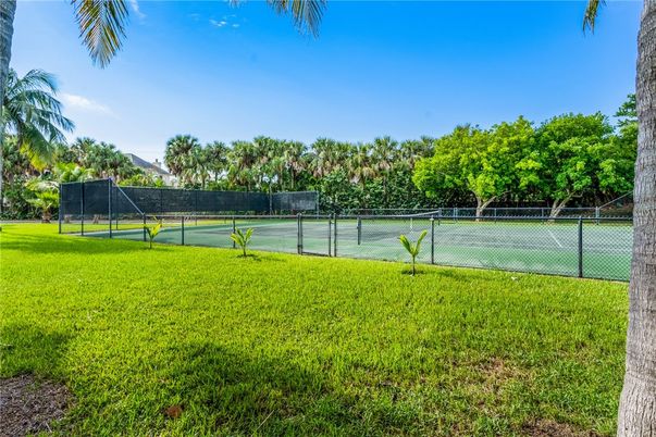 Exterior, Tennis Courts