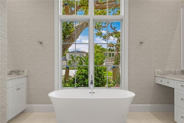 Bathroom, Free Standing Baths, Interior