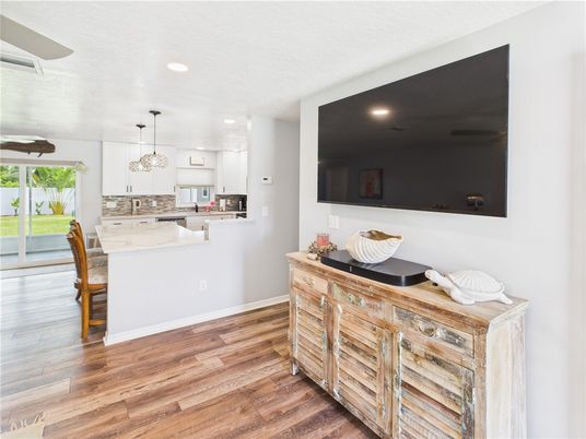 Interior, Kitchen, Pendant Lights, Recessed Lighting, Wood Texture Flooring